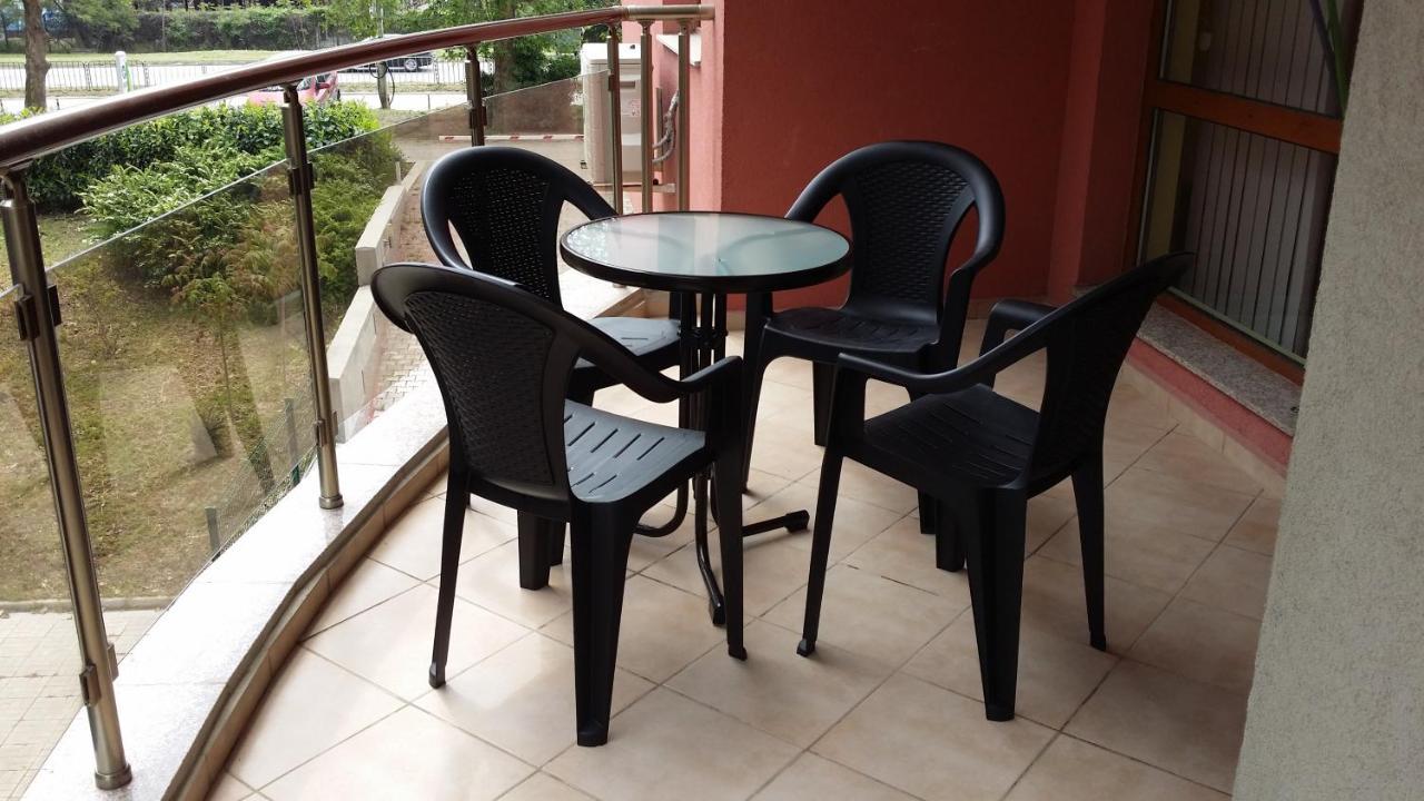 Black Sea Brееze Apartment Várna Kültér fotó